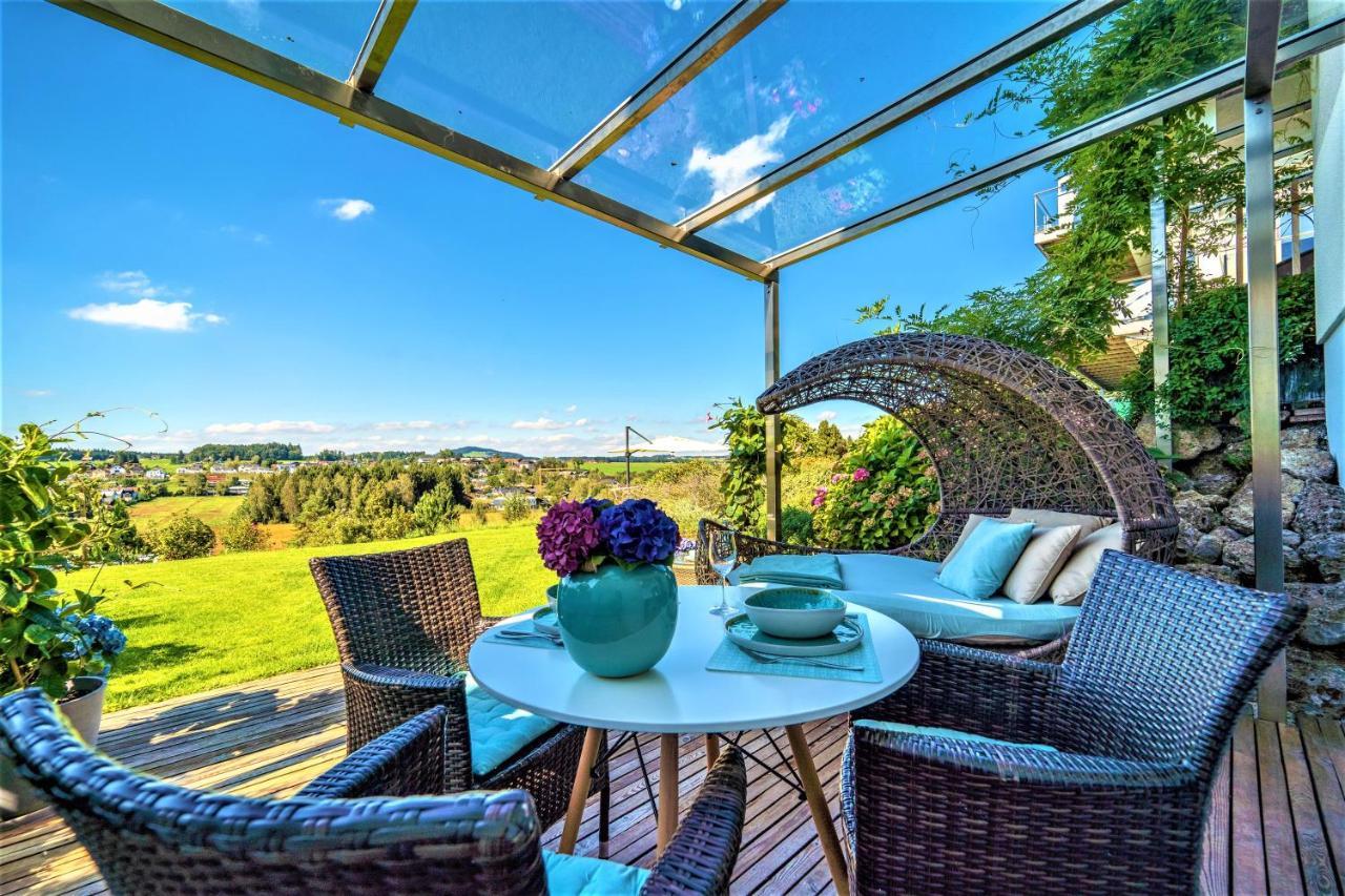 Haus Am Weinberg II Lägenhet Seekirchen am Wallersee Exteriör bild