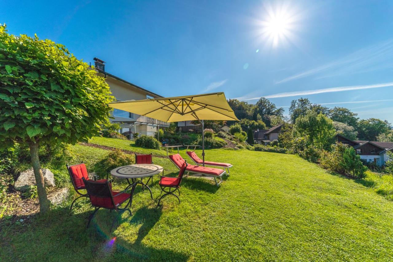 Haus Am Weinberg II Lägenhet Seekirchen am Wallersee Exteriör bild