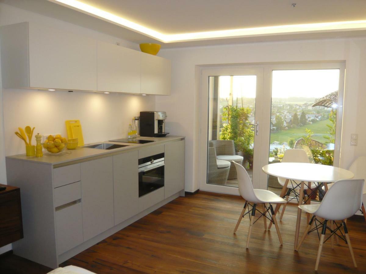 Haus Am Weinberg II Lägenhet Seekirchen am Wallersee Exteriör bild