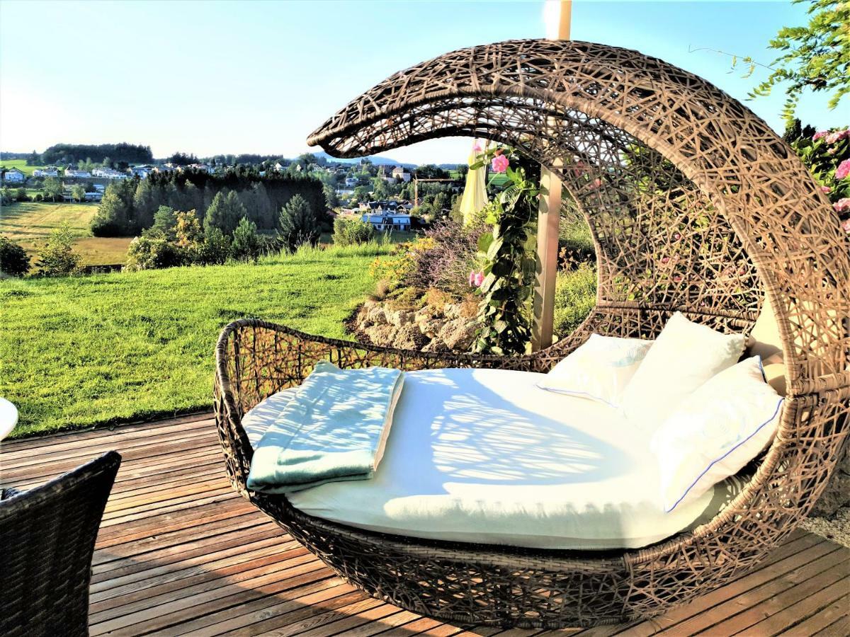 Haus Am Weinberg II Lägenhet Seekirchen am Wallersee Exteriör bild